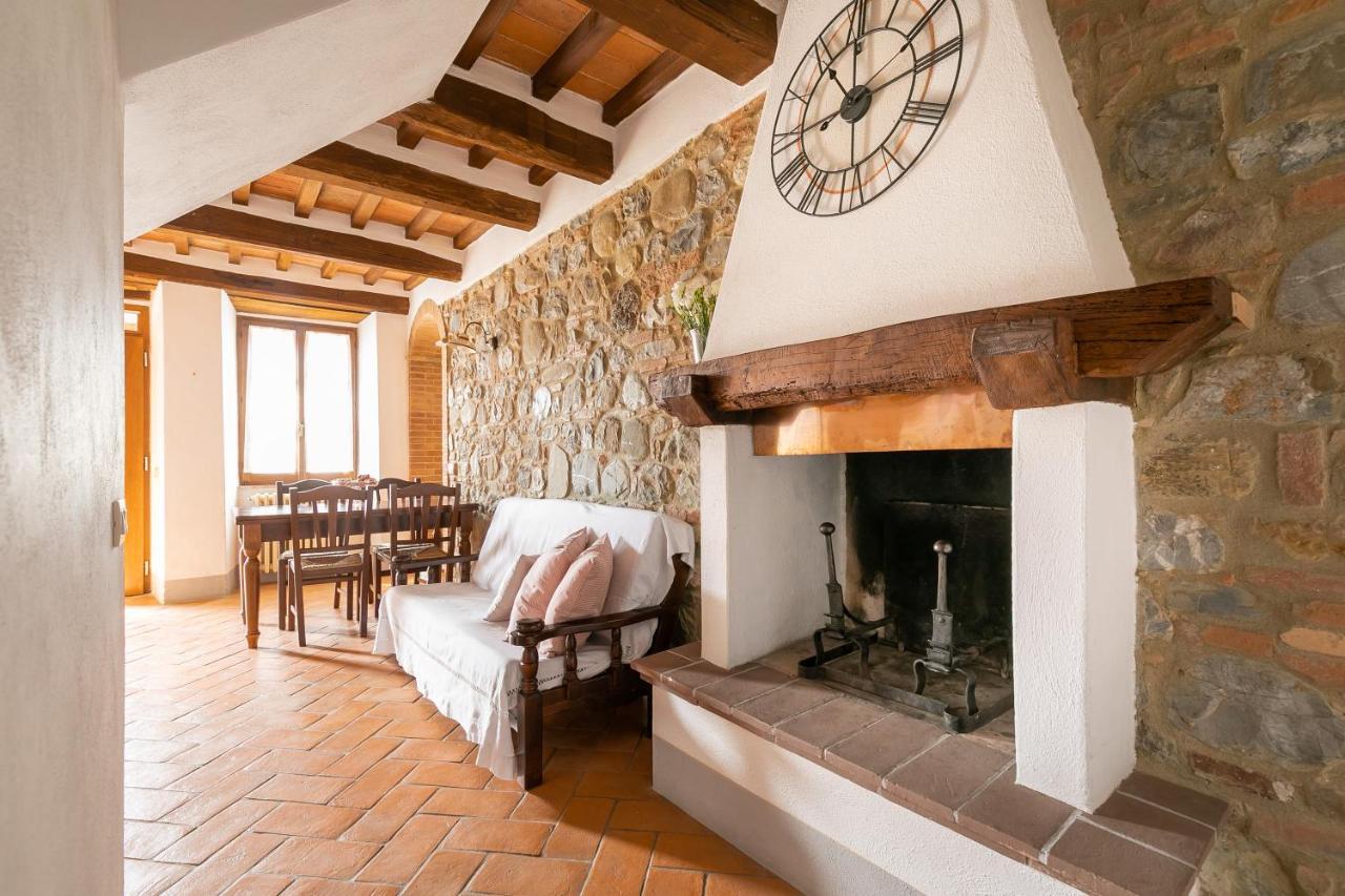 Noi2+2 Vacanze - App. ANDREA Contignano Exterior foto
